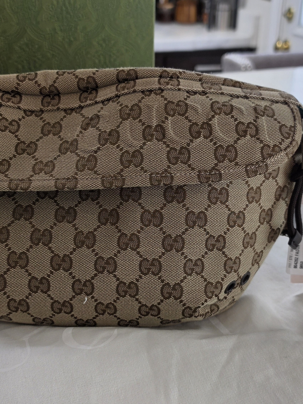 Gucci Beige Monogram Canvas Men’s Crossbody Belt Bag - Picture 2 of 12